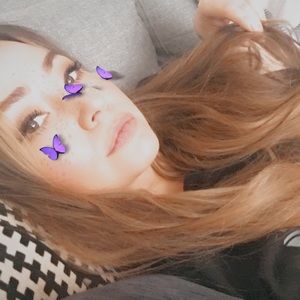 Meet your Posher, Caitlin